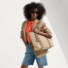 The Lightweight Tote - Caramel Twist